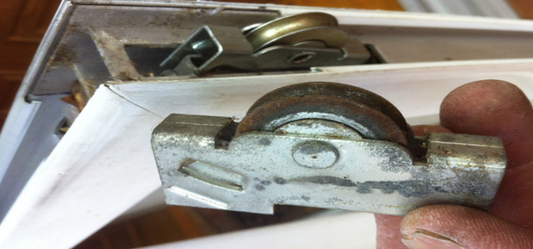 screen door roller repair in Oakdale